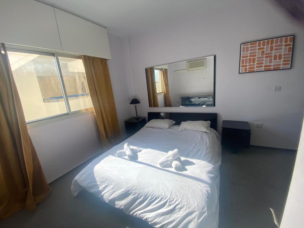 Private Room In A Shared Flat At Best Location Lemesós Eksteriør bilde